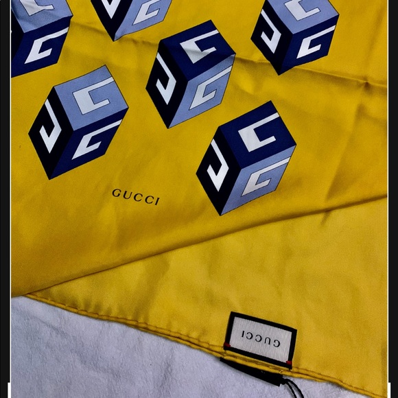 Gucci NWT Yellow Gg Logo Letter Silk Scarf - Picture 3 of 6